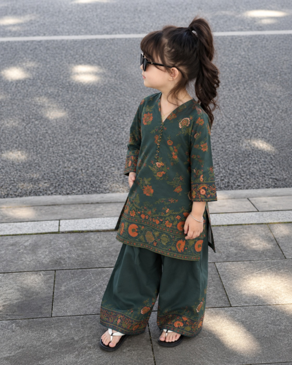 LILI-A225-base 2 Piece – Printed Suit